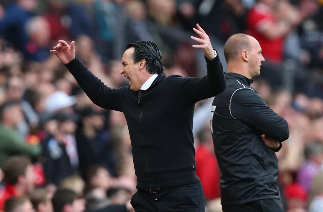 雷竞技首页里程碑夜曼联强势反弹；意大利杯集结日刷纪录；压力陡增；年轻球员得到机会的简单介绍